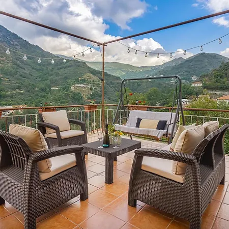 Casa de Férias Stardust Mountain House - Village Center House - Terrace, Bbq & Wood Stove Kalopanagiotis