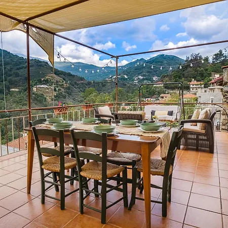 Stardust Mountain House - Village Center House - Terrace, Bbq & Wood Stove Casa de Férias Kalopanagiotis
